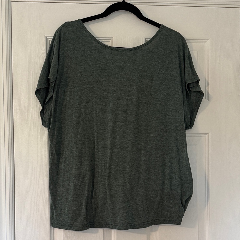 Relaxed Scoop Neck Short Sleeve Top — Olive Green